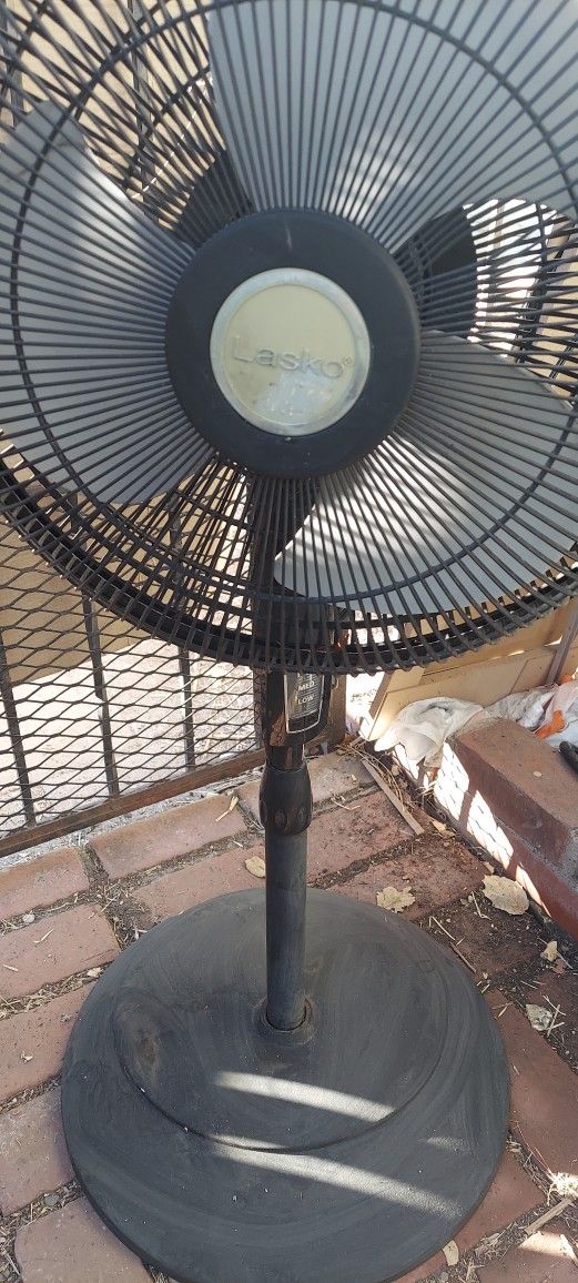 Lasko Standing Fan