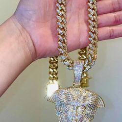 Chain With Medusa Pendant 14k Gold Plated Doesn't Loses Color