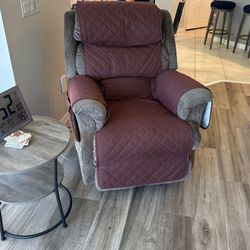 LazBoy -Astor Platinum Power Lift Chair/ Recliner