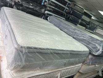 Queen pillowtop mattress pillowtop