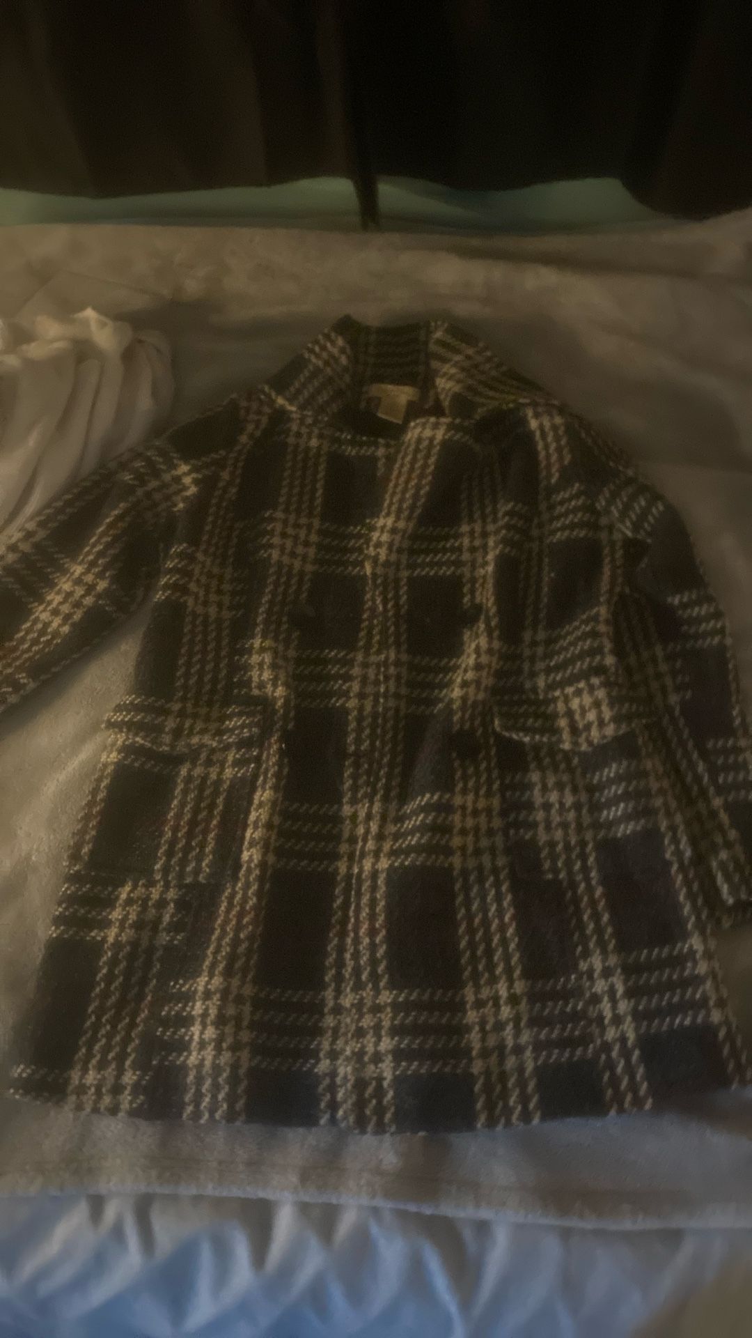 heavy weight black and white coat Size L