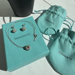 Tiffany Twist Knot Set – Earrings & Pendant