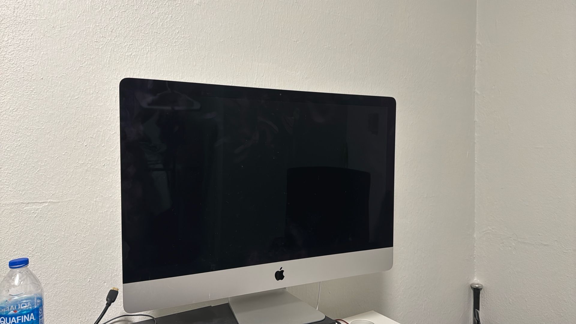 🖥️ iMac 27” (2020) – i9 / 32GB / 512GB – Barely Used – $1,100 Shipped