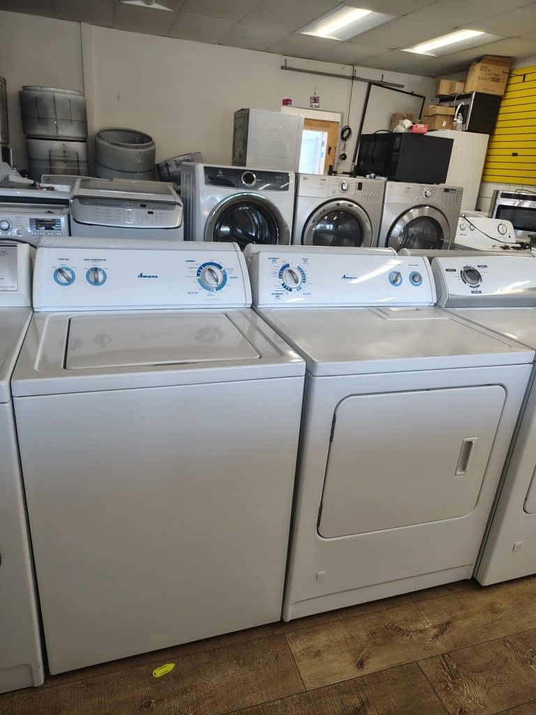 Amana Washer And Gas Dryer Super Capacity In Excellent Working Condition