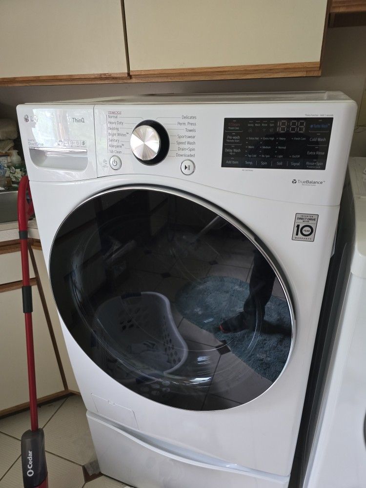 LG Smart Washing Machine WM4200HWA
