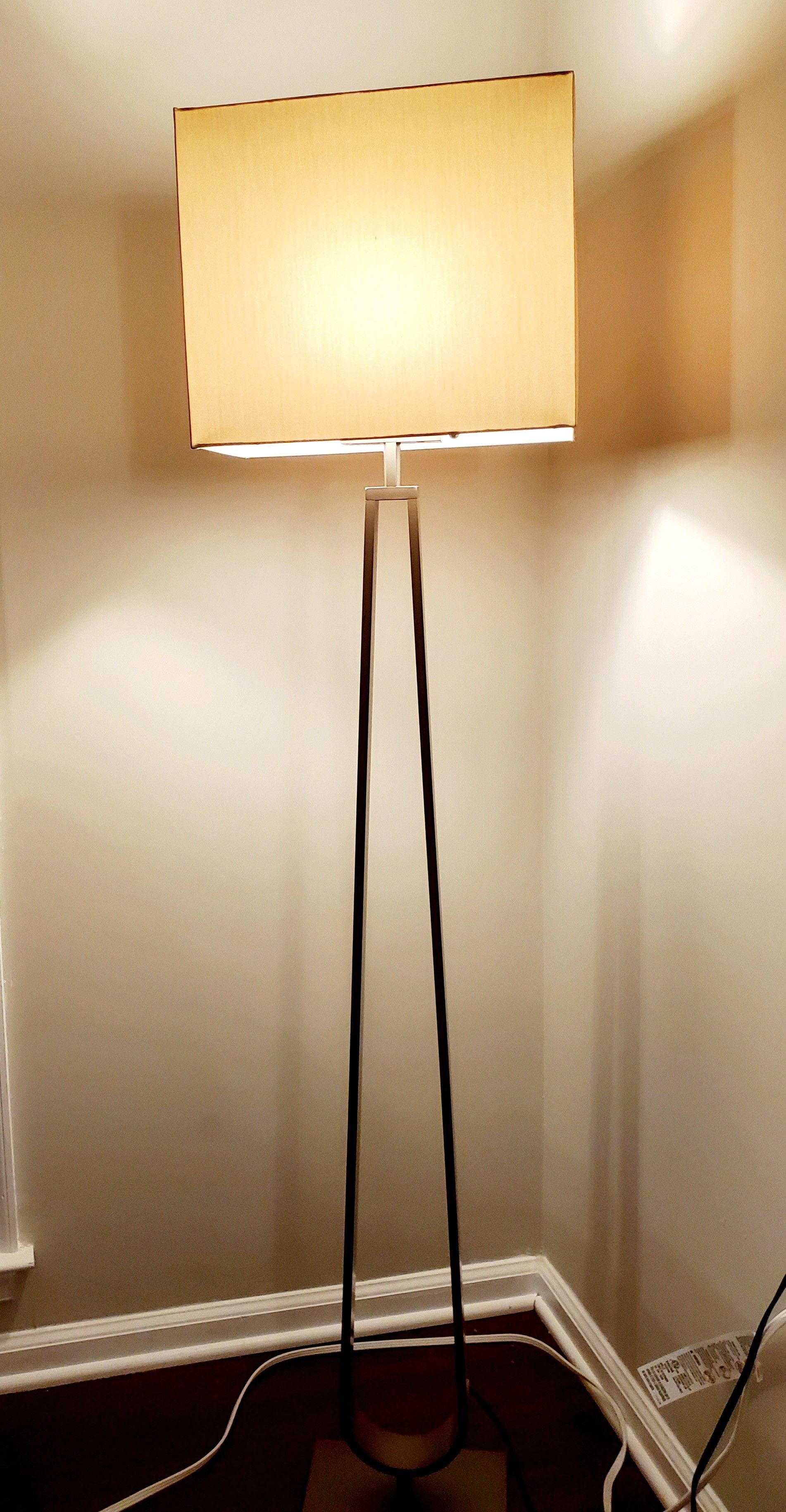 Floor lamp