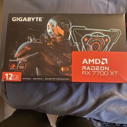 GIGABYTE Radeon RX 7700 XT Gaming OC 12G Graphics Card, 3X WINDFORCE Fans 12GB 192-bit GDDR6, GV-R77XTGAMING OC-12GD Video Card