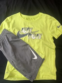 Nike Outfit Size 7