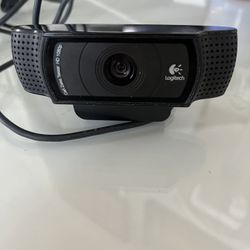 Web Cam Logitech 1080p PRO STREAM WEBCAM - usb - Model VU0028 Attaches to the top of your computer. Carl Zeiss Tessar Lens HD 1080
