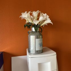 Artificial Fake Flowers Lillies W Silver Decorative Pot