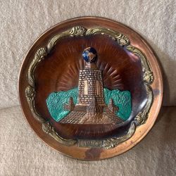 PLATO DE PARED ANTIGUO DISEÑO A RELIEVE