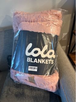 Lola Blanket