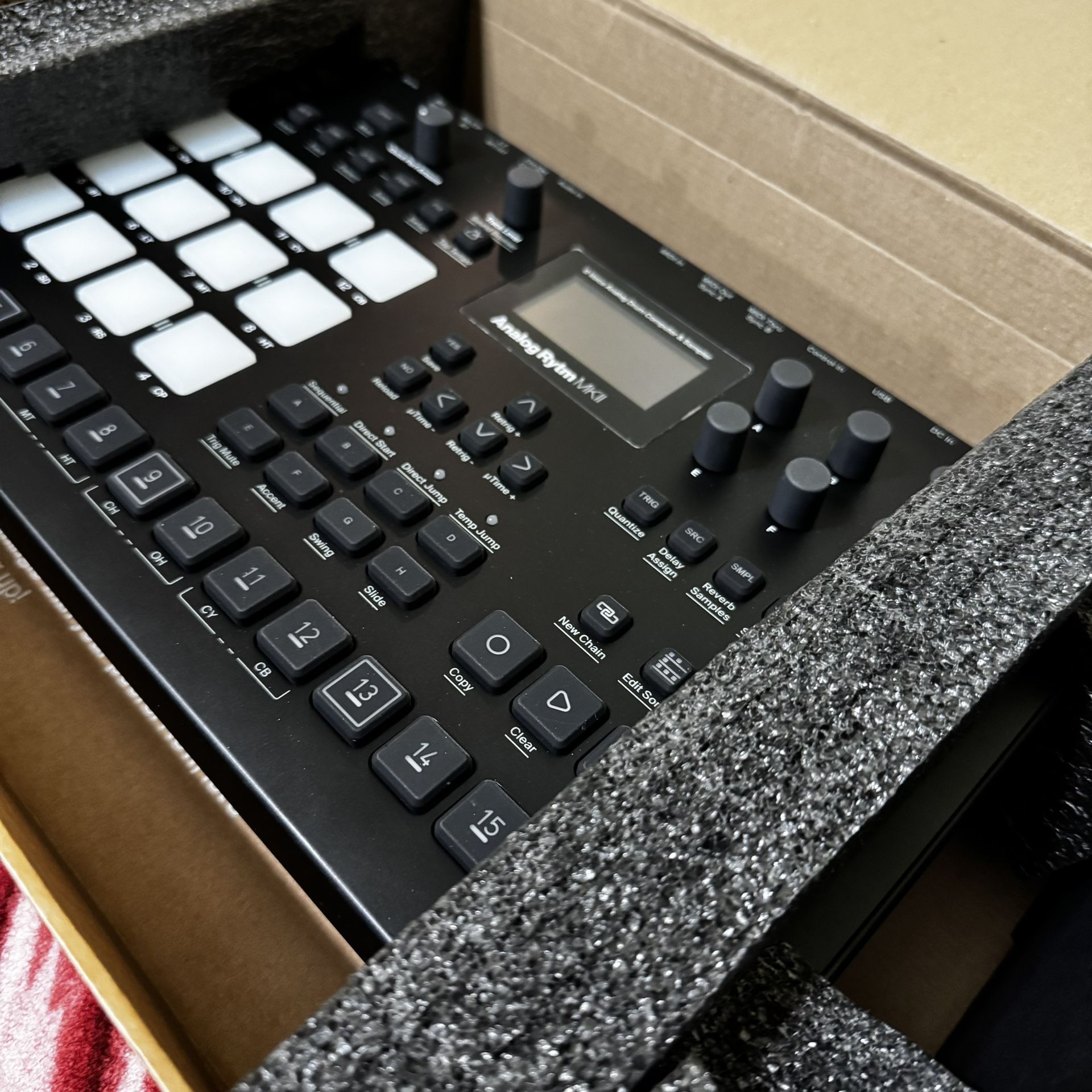 Elektron Analog Rytm MKII 8-voice Analog Drum Computer and Sampler