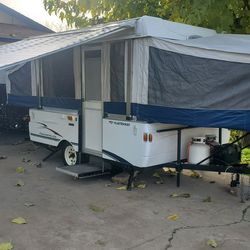 2005 Fleetwood pop up trailer