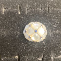 18Kt WG /Mother Of Pearl Ring
