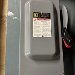 Sq D 100 amp,3ph,600 v fuse able disconnect never used