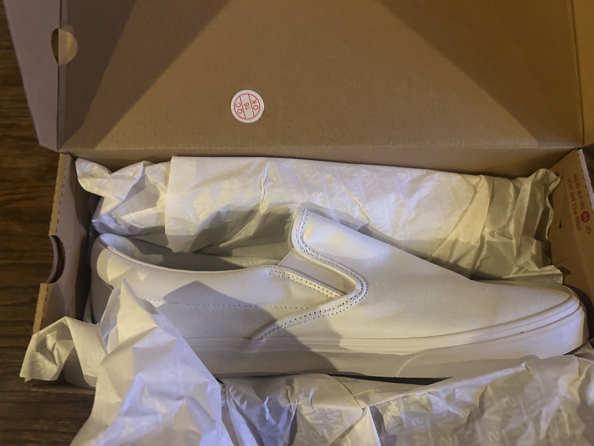 New Vans Slip On White Shoes