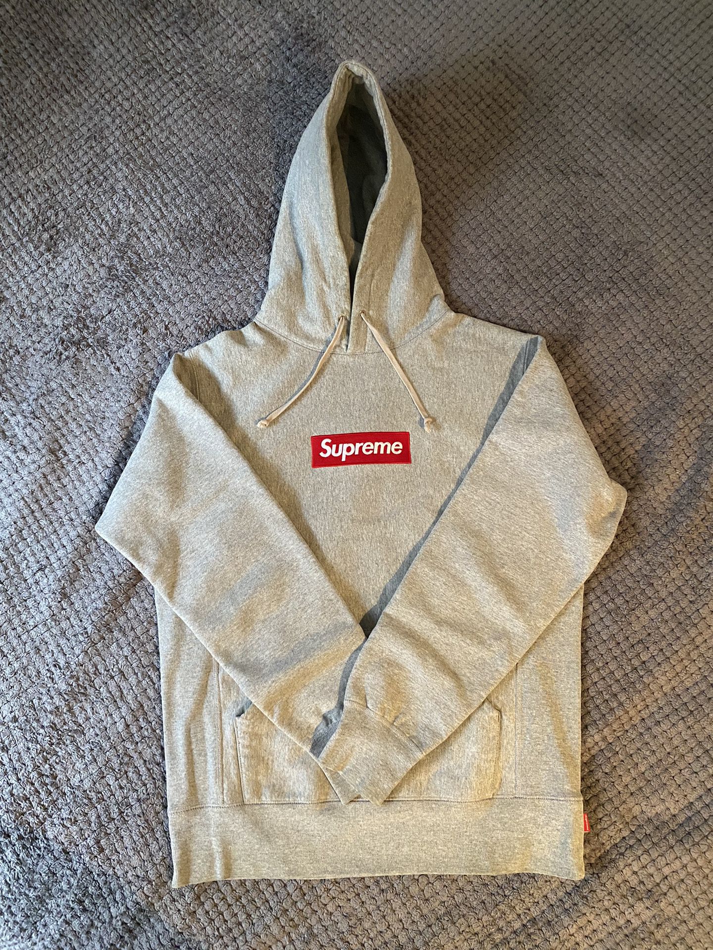 supreme hoodie size medium price negotiable for Sale in Queens, NY - OfferUp