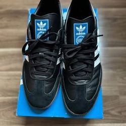 Men Adidas Samba OG in Black 