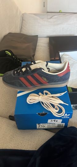 New blue Adidas Gazelle Men’s 7.5 / Womens 8.5