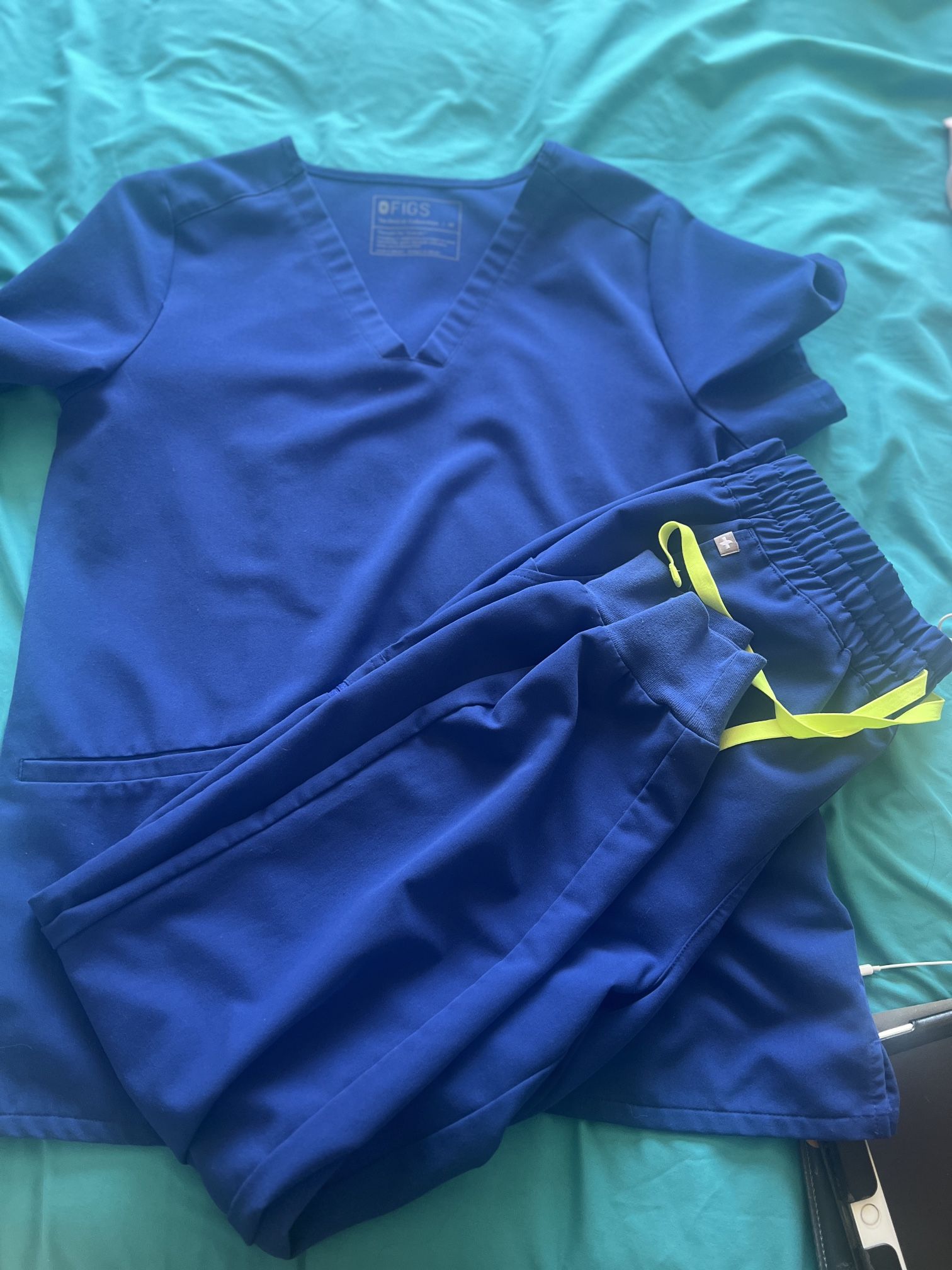 Three Figs Scrubs Set Medium Top And Bottom