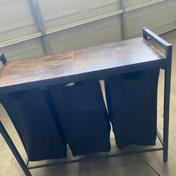 Cajón para la ropa sucia con tres bolsas se le quitan