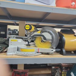 Dewalt 12 In 15 Amp Dual Bevel Sliding Compaund Corded Miter Saw Dws779