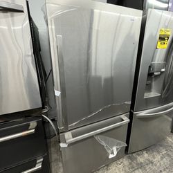 Stainless Steel Apartment Size Refrigerator Bottom Freezer New