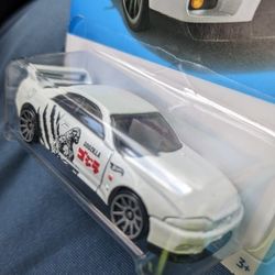 Hot Wheels J-imports Nissan Skyline GT-R