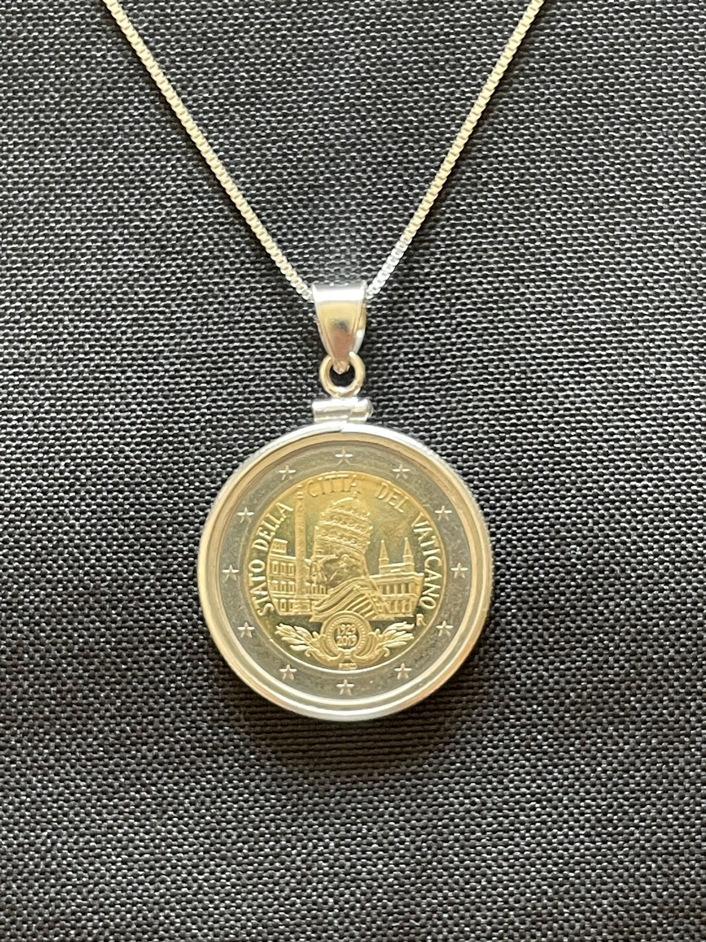 Necklace: Special Edition Collectable Vatican Euro Two Toned Coin Pendant 