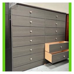 Dresser/Twelve drawers dresser