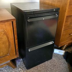 Black Metal 2-Drawer Filing Cabinet