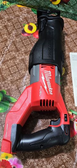 Milwaukee
M18 FUEL 18V Lithium-Ion Brushless Cordless Super SAWZALL (Tool-Only)