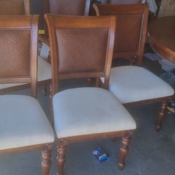 Oak Dinning Table  And Chairs