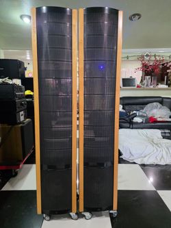 MartinLogan SL3 is a hybrid electrostatic loud speakers bass control 10" Subwoofers. Excellent condition perfect working amazing sound will test befor