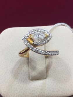 14 K Y Solid Gold Markee Diamond Ring