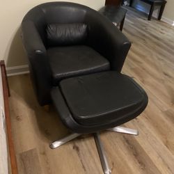 Modern Black Leather Chair + Ottoman – Like New!
