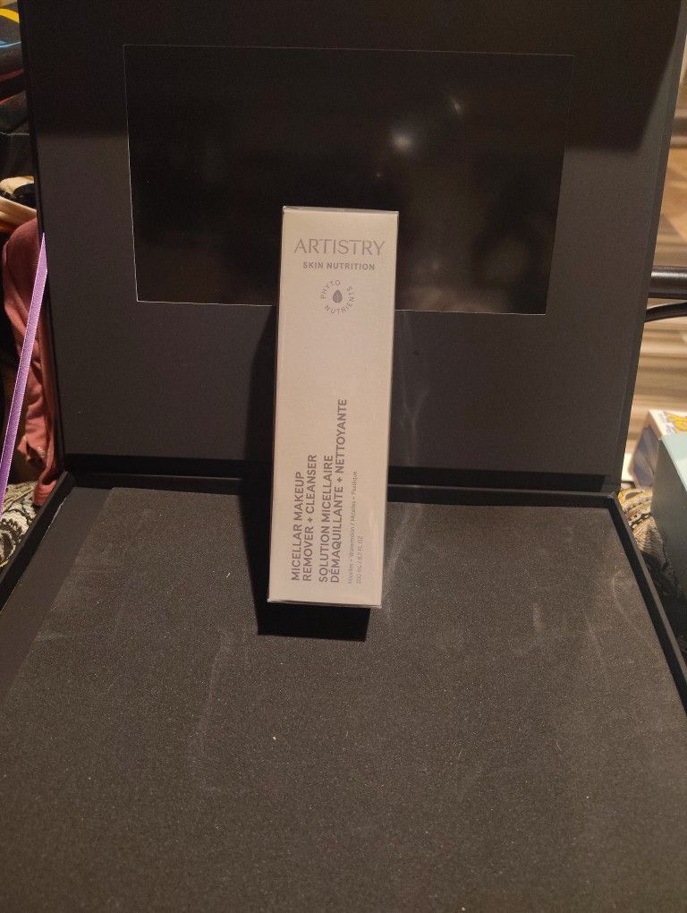 Artistry Make-up Remover