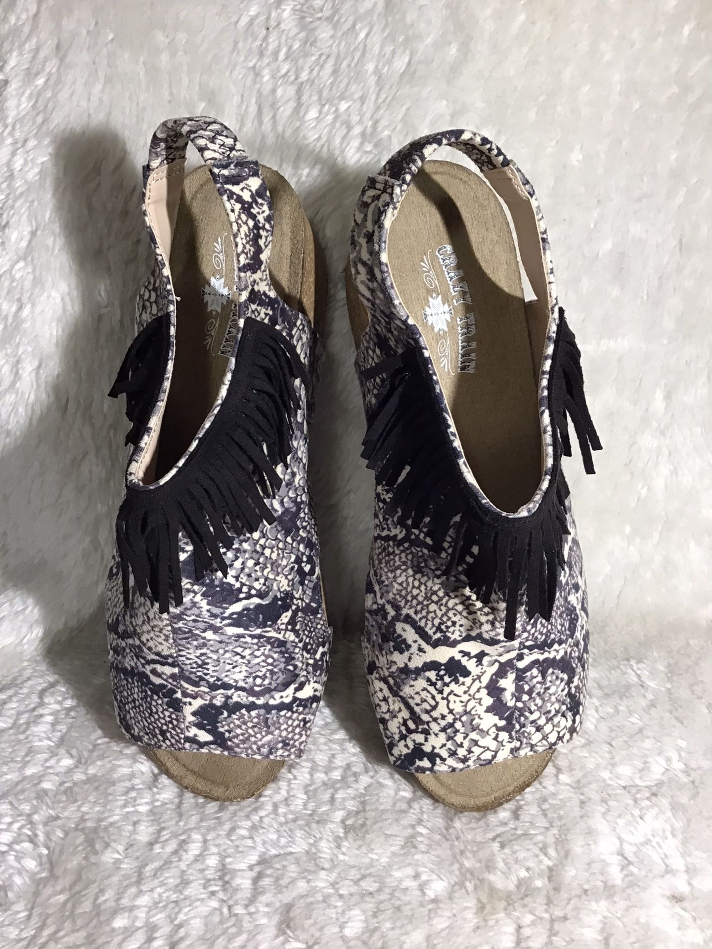 CRAZY TRAIN STOMP RIGHT THERE SNAKE BLACK WEDGE WITH FRINGE SIZE 9