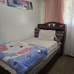 Twin Size Bed Eith Table And Chair 