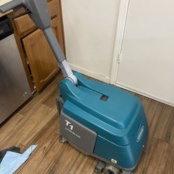 Tennnat T1b Floor Scrubber 