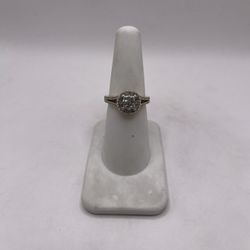 14kt Gold Diamond Engagement Style Ring 