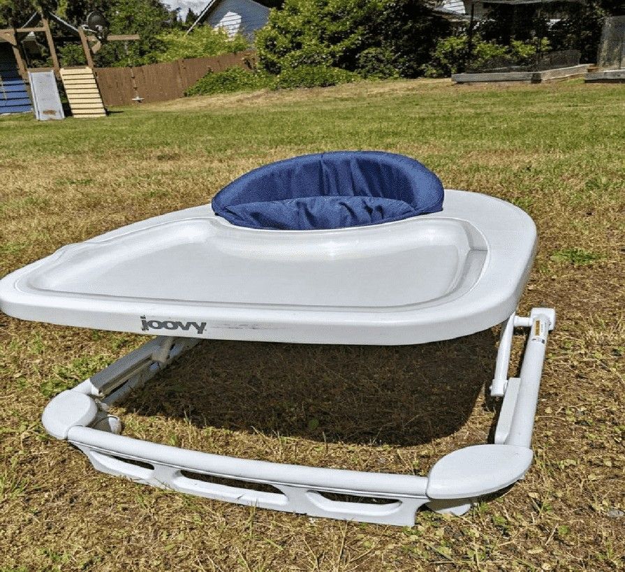 pass least Tot Walker – Supporting First Steps with Fun Play