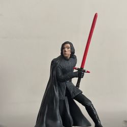 17 Collectible Star Wars Figurines