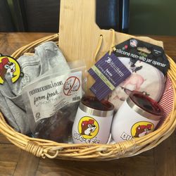 Buc EE’s Gift Basket (New)