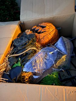 Halloween 7 Foot Animated Pumpkin Scarecrow - New