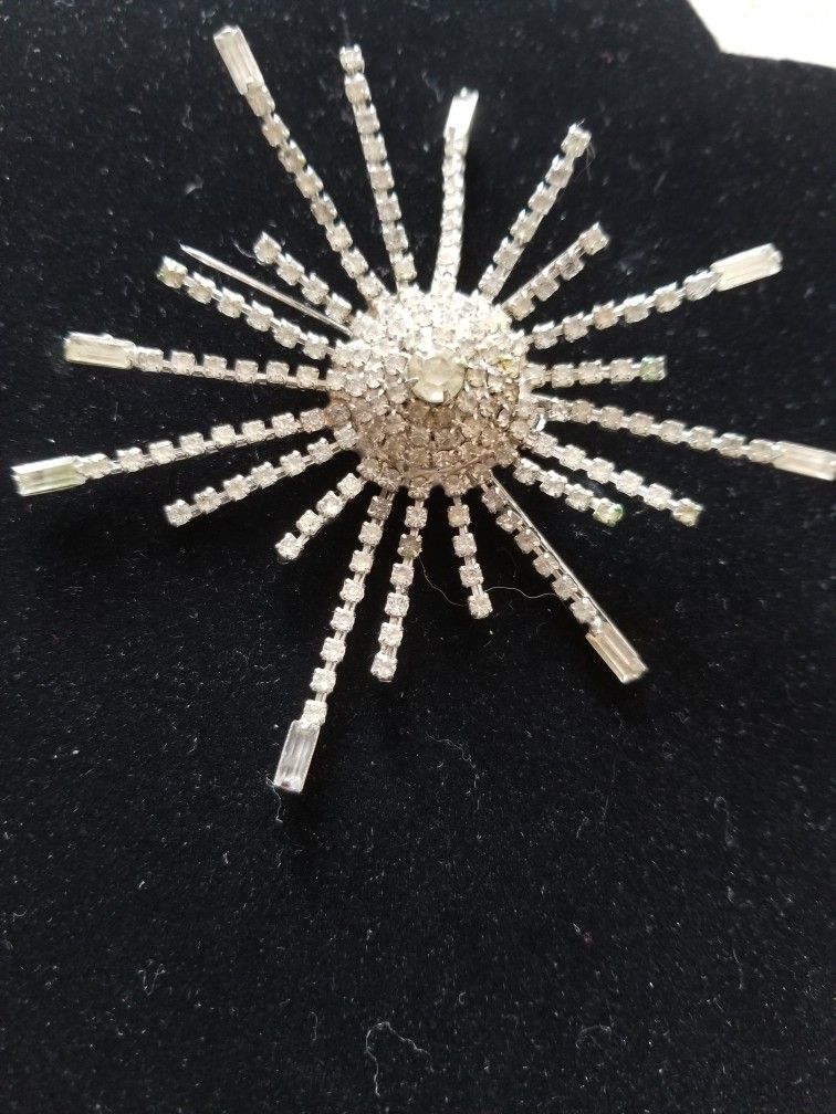 Rhinestone Starburst Pin