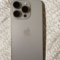 Unlocked -iPhone 16 Pro - For Parts
