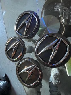 Acura rim caps x4