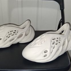 Yeezy Foam RNNR "Ararat" Adidas 